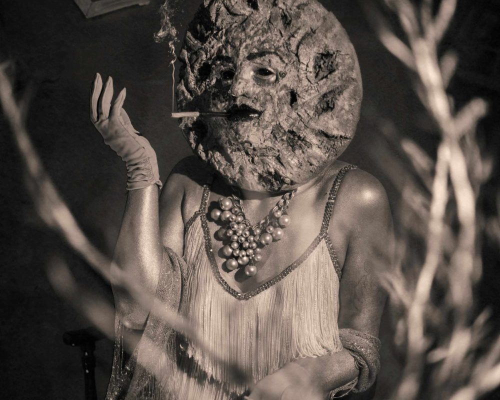 Criatura fantástica creada con prótesis y maquillaje FX en un rodaje de cine de terror.